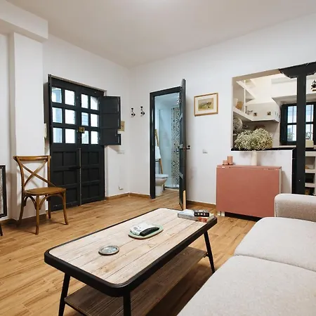 Aitana's Retreat With Charming Garden *
