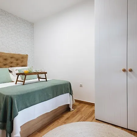 Aitana's Retreat With Charming Garden Appartement