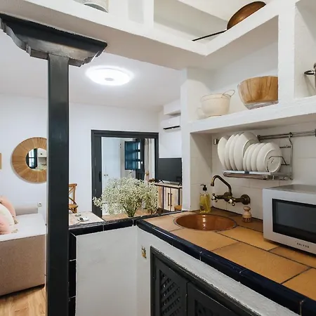 Aitana's Retreat With Charming Garden Appartement Séville